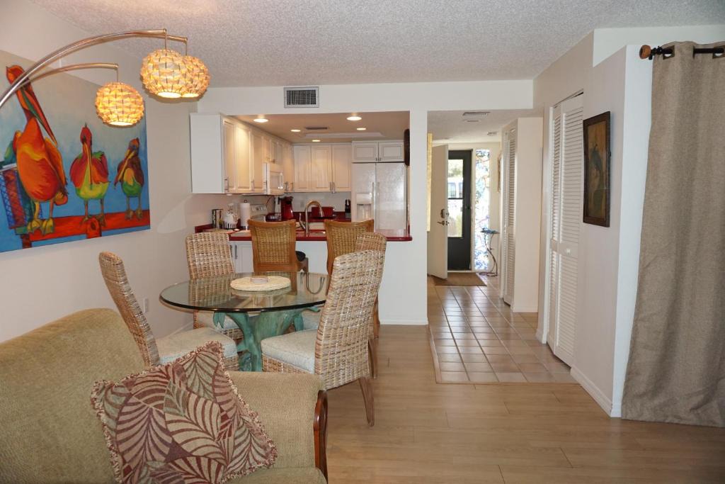 The Meadows Apartment | AAA Accomodation in The Meadows - Sarasota
