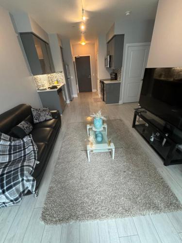 The Queensway Apartment | Aesthetic 1 bedroom Apartment