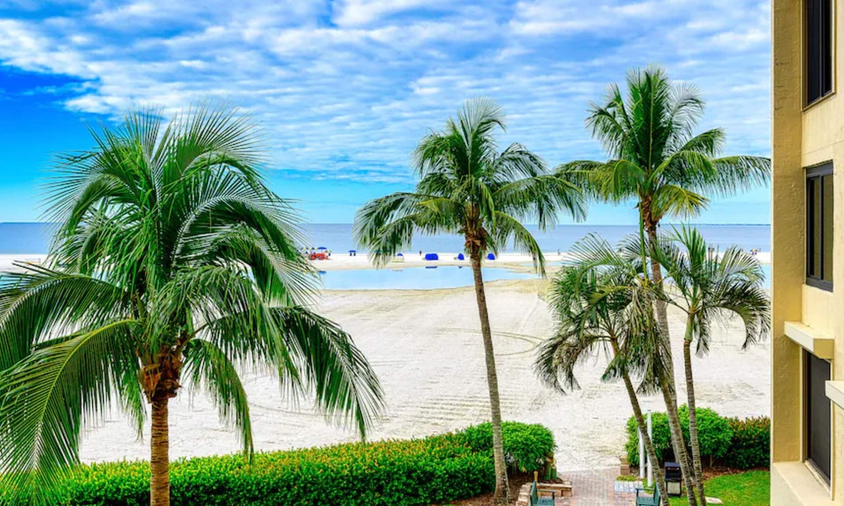 South Island Condo | Always Summertime - ON A WHITE SANDY BEACH!