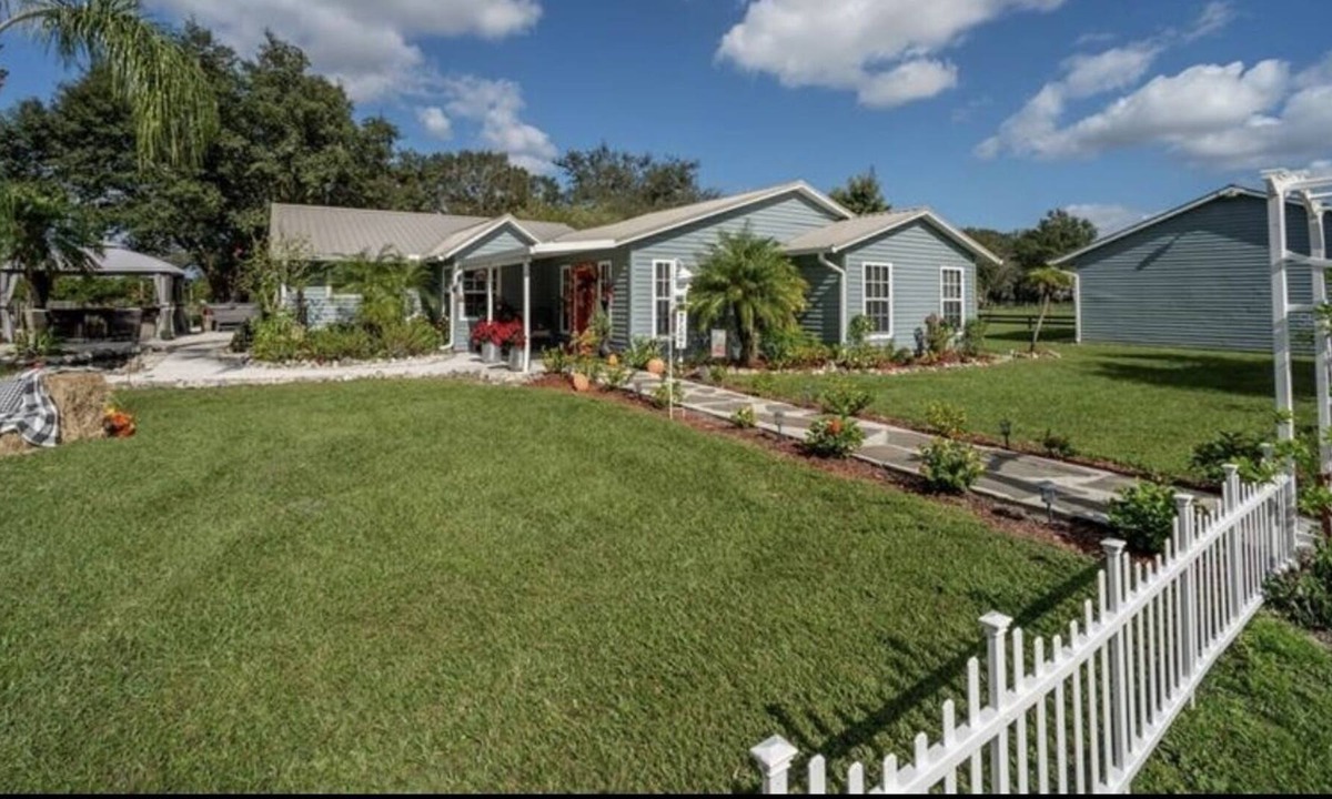 Arcadia Other | Amazing 10 Acre Farm with 4BR/2.5BA Farmhouse. Available by week, month or year!