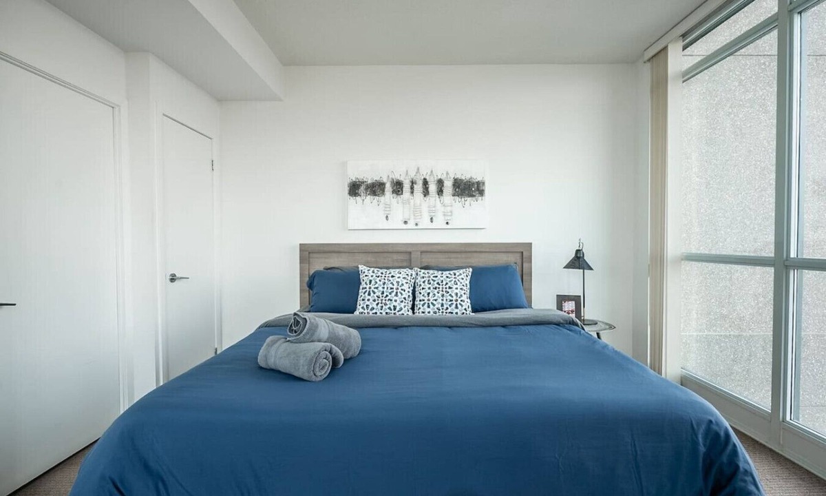 Niagara Apartment | Amazing 1BR Condo - Parking!