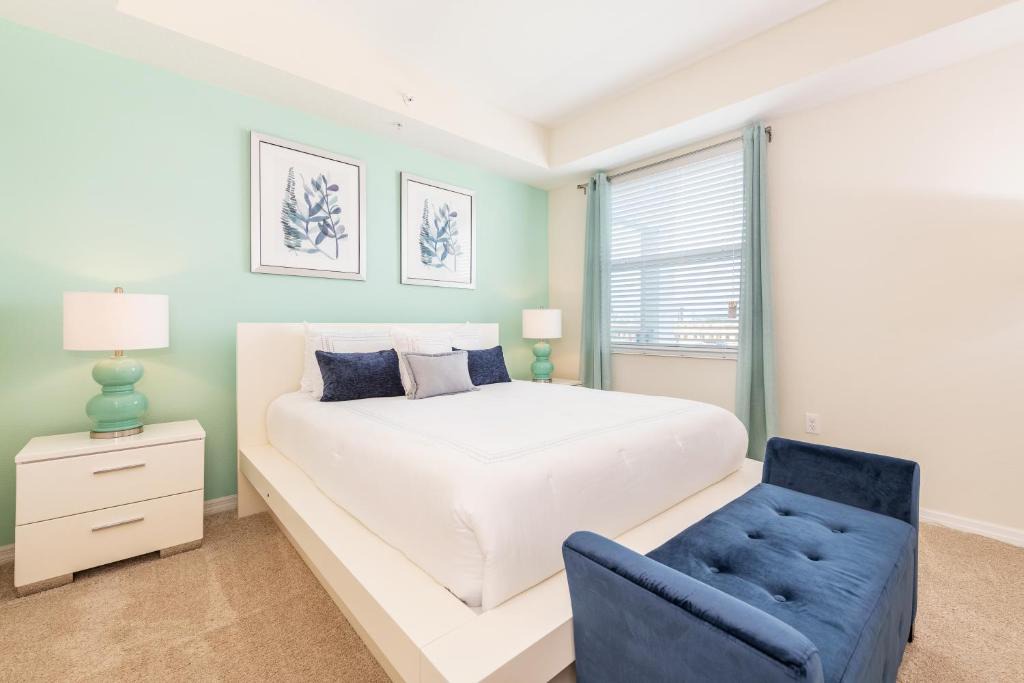 Historic Downtown Kissimmee Apartment | Amazing 3 bedroom condo with Star Wars bedroom