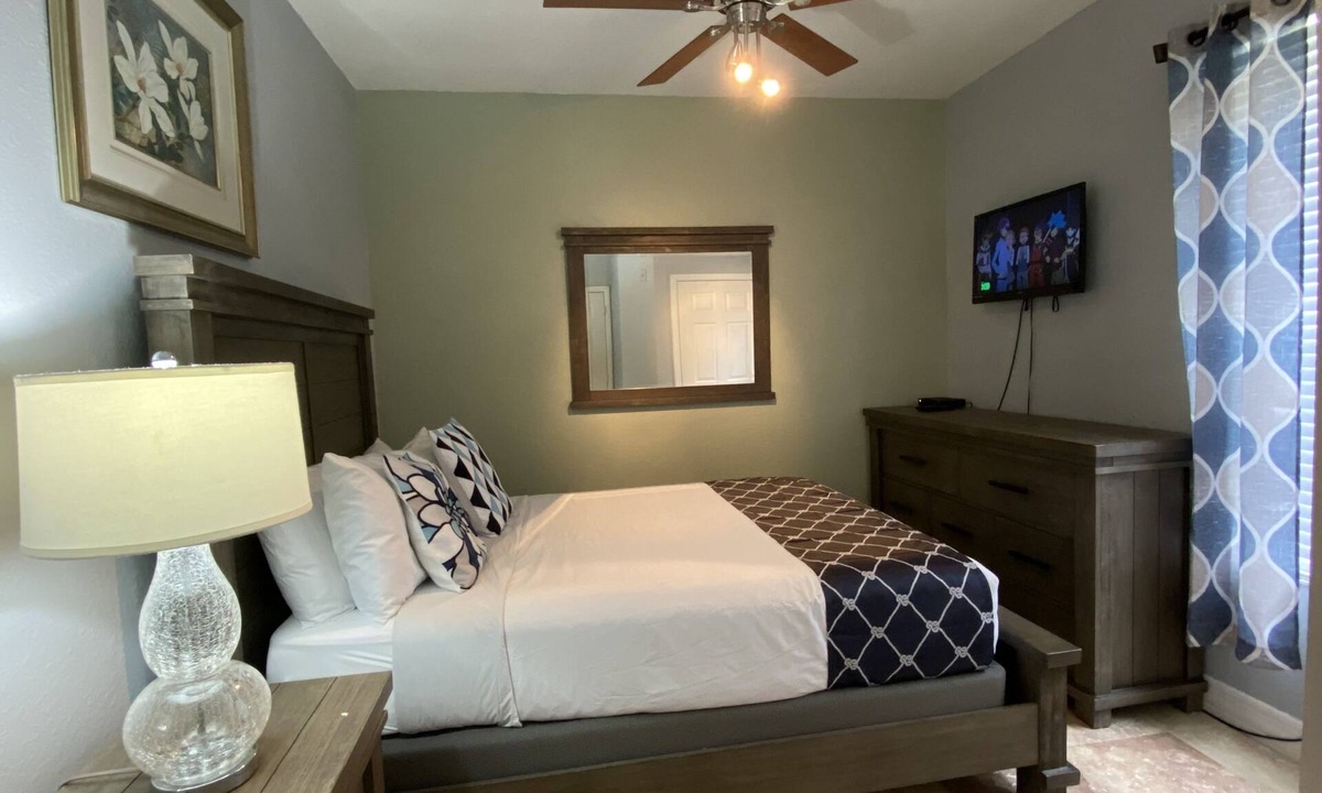 Orlando Condo | Amazing in Best Location. Heated Pool. Universal, 1 mile to Convention Center