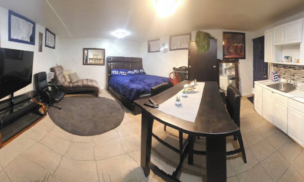 Queens Apartment | AMAZING PRIVATE QUIET & COMFORTABLE SHORT STAYS! KING SZ BED.10 mins from JFK