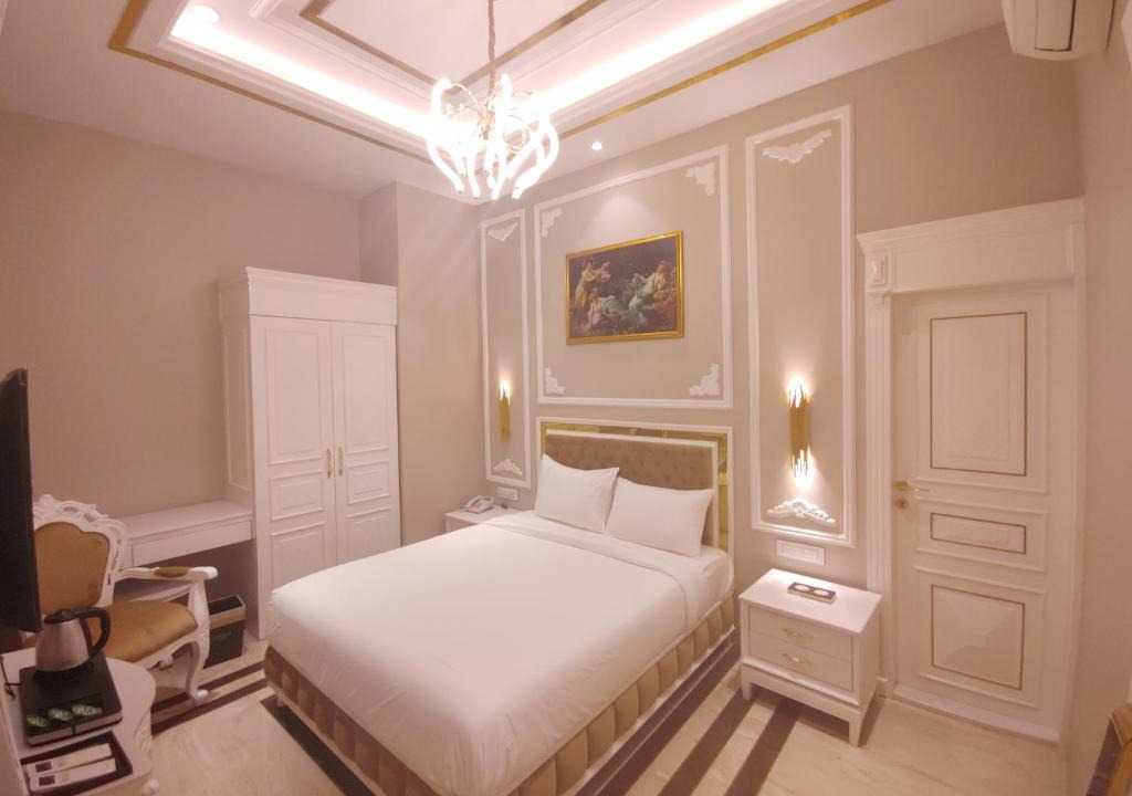 Ghansoli Hotel | Anant Palace