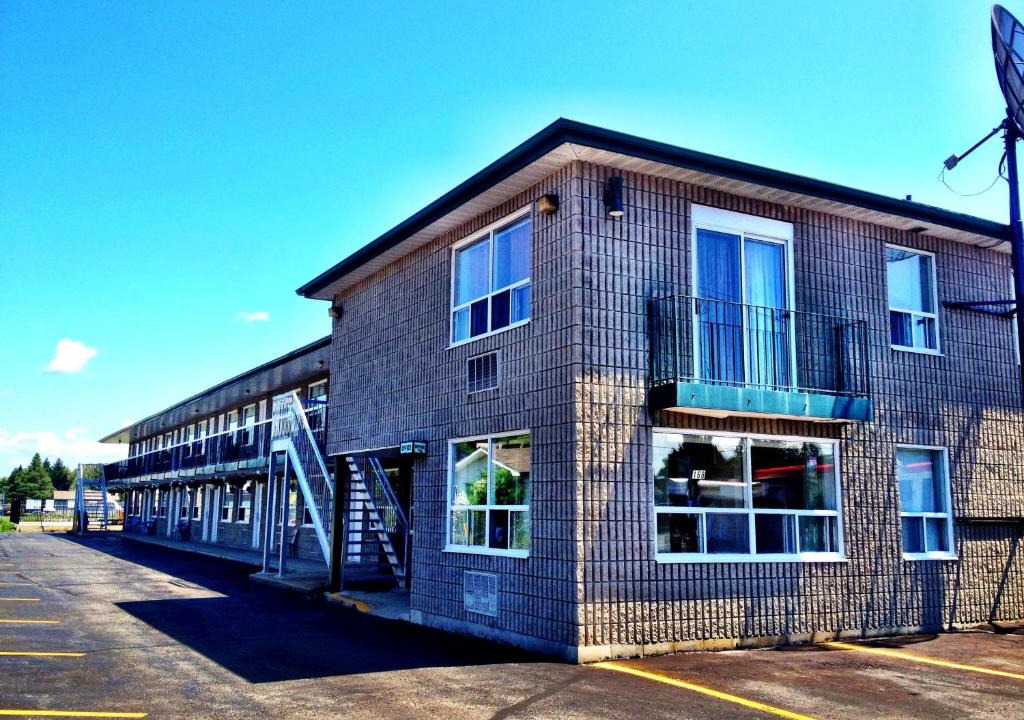 Angus Hotel | Angus Inn Motel