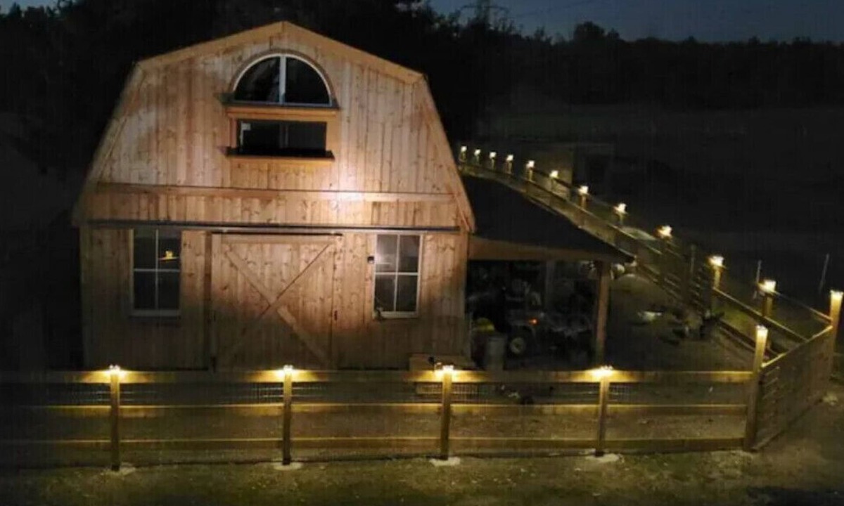 Burlington House | Animal Lovers Dream! Barn Loft stay in Burlington complete with Highland Cows