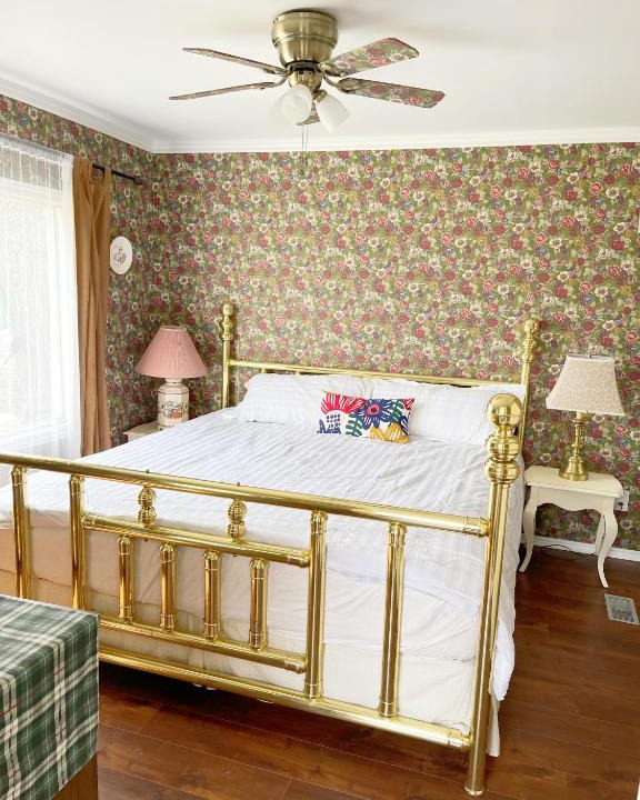 Niagara Falls Bed & Breakfast | Anne’s house