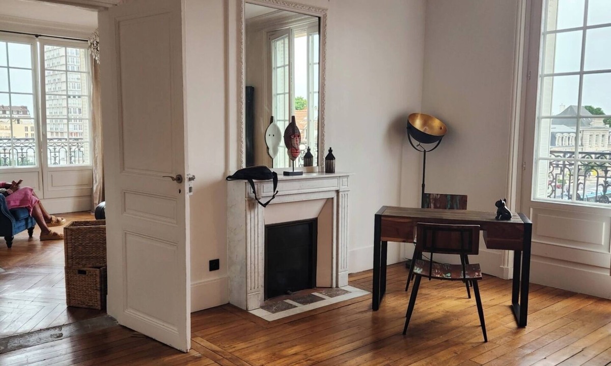 Choisy-le-Roi Apartment | Apartment "Le Rubis" with Wi-Fi