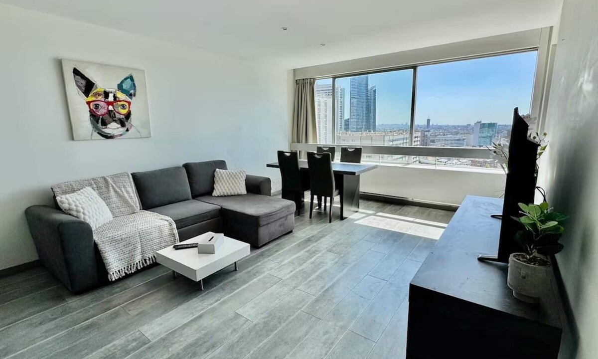 Puteaux Apartment | Apartment Paris La Défense Eiffel Tower Skyline