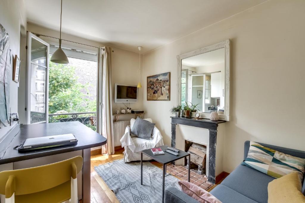 7th Arrondissement Apartment | Apartment Tour Eiffel by Weekome