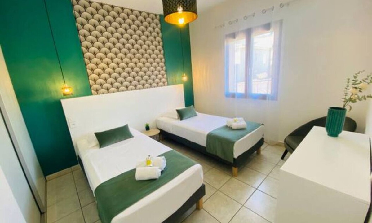 Solenzara Apartment | Apartments in a private residence with sea view, quiet and close to beach shops
