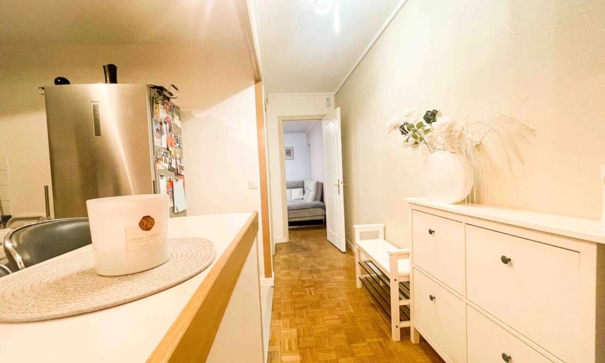 Louis Bertrand-Mirabeau-Semard Apartment | Appartement à 5 Minute de Paris, Parking Gratuit