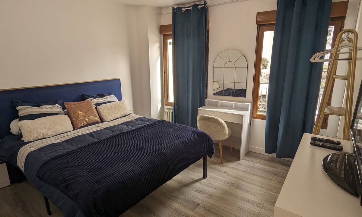 Rosny-sous-Bois Apartment | Appartement Chic Avec Terrasse
