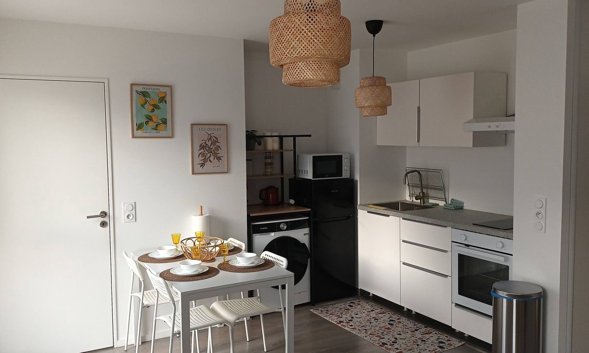 Romainville Apartment | Appartement Cosy et Calme Proche Paris et Aéroport