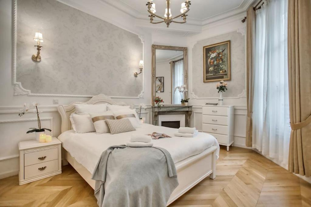 Chaussee-d'Antin Apartment | Appartement Luxueux 250m2 - 7 chambres- Climatisé