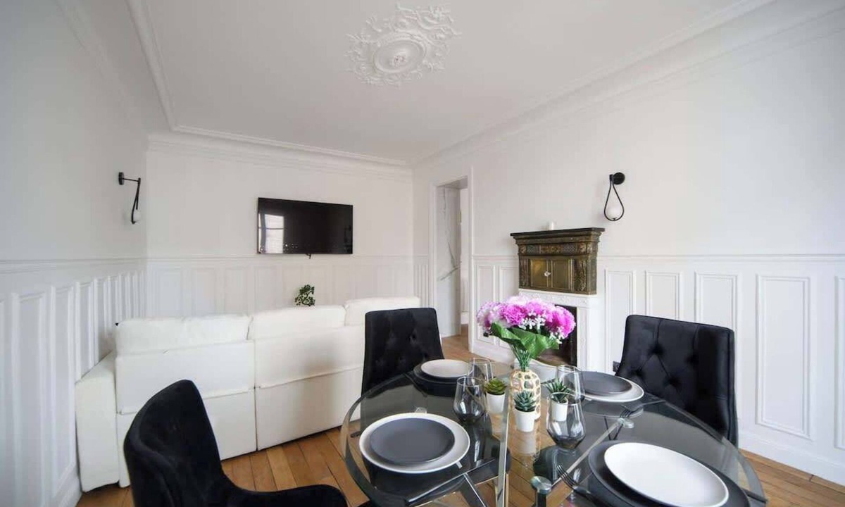 Passy Apartment | Apt Balcony-Passy-Mobility lease