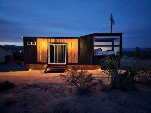 Meadview House | Arizona Adventure Awaits: Glamping Rental Offering Exquisite Views