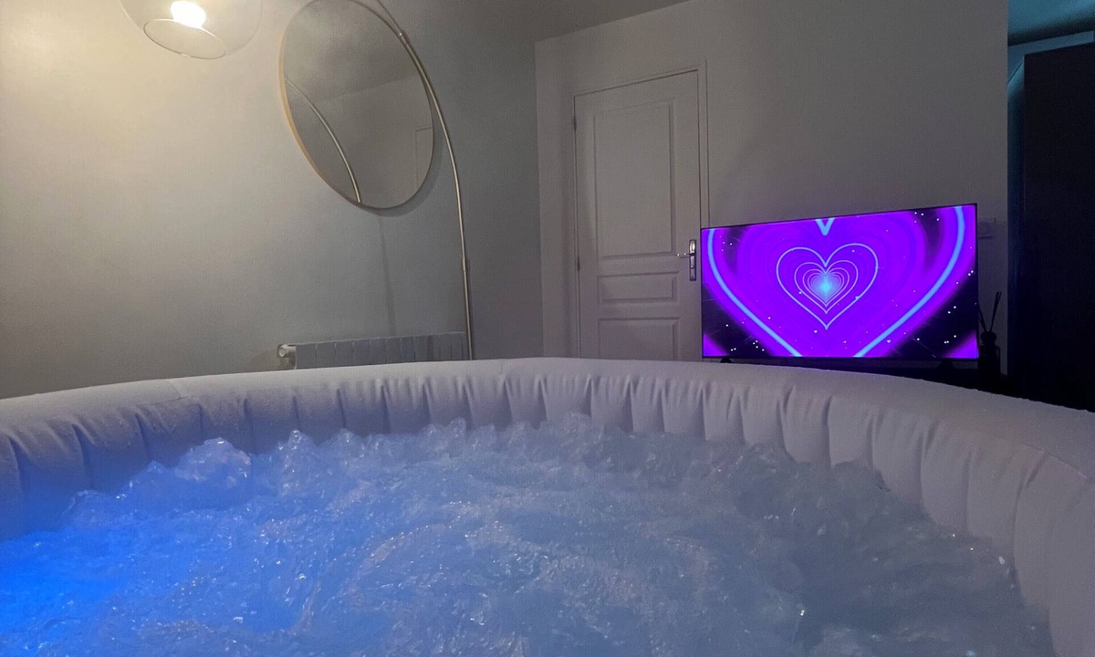 Bondy Apartment | B15 Jacuzzi 5 Étoile par Villa Dengous