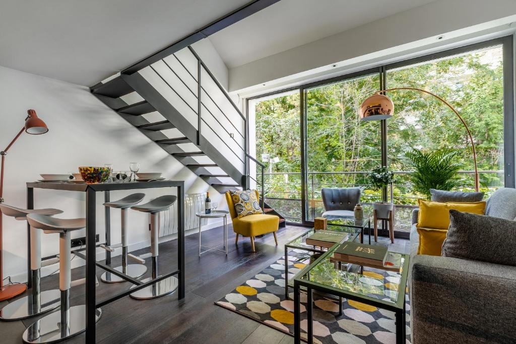 15th Arrondissement Apartment | B5 Loft Duplex 175Blo-Paris Convention