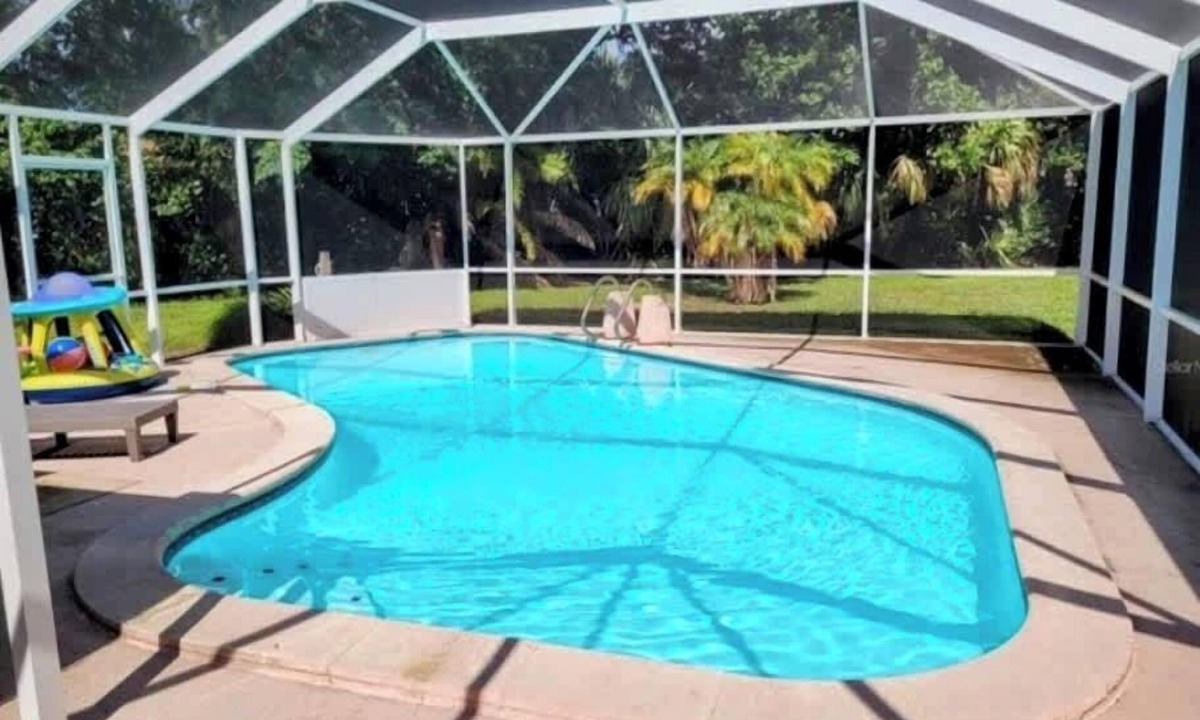 Bay Crest Park House | Bay Breeze Getaway Su