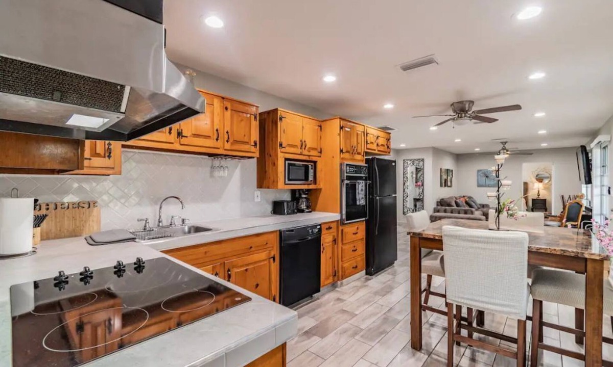 Bay Crest Park House | Bay Breeze Retreat +15 minutes from central TPA