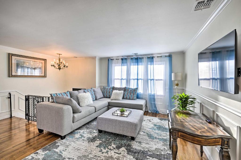 North Bay Shore Apartment | Bay Shore Vacation Rental w/Shared Yard!