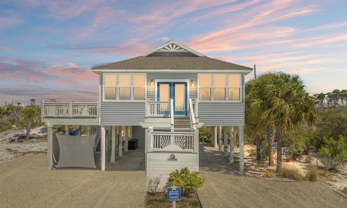 Port St. Joe House | Beach House - Salty Dolphin