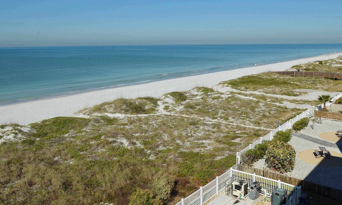 Independence Square Condo | Beachfront condo with pool hot tub and Gulf views from the balcony