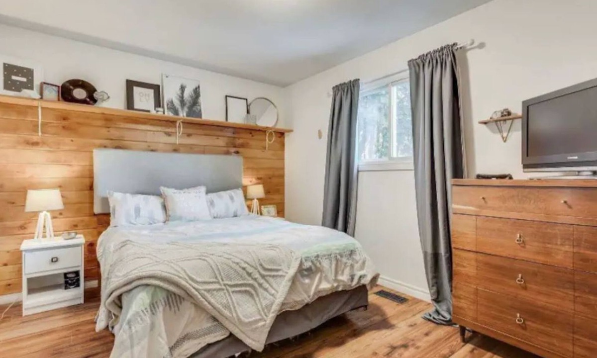 Pickering House | Beachy bungalow
