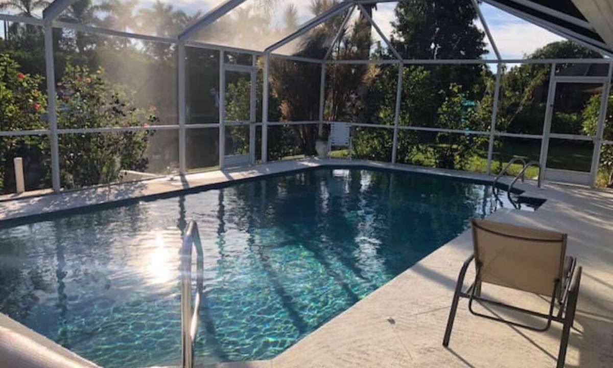 Lochmoor Waterway Estates House | Beautiful 2-bedroom ranch with pool on the water!