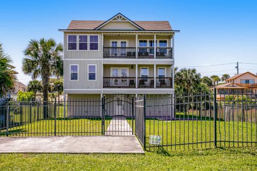 American Beach House | Beautiful 3-level home steps from the beach w/WiFi, washer/dryer, & central AC