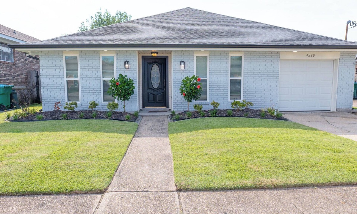 Kenner - Louis Armstrong International Airport House | Beautiful 4 bed 2 bath Home Fully Furnished