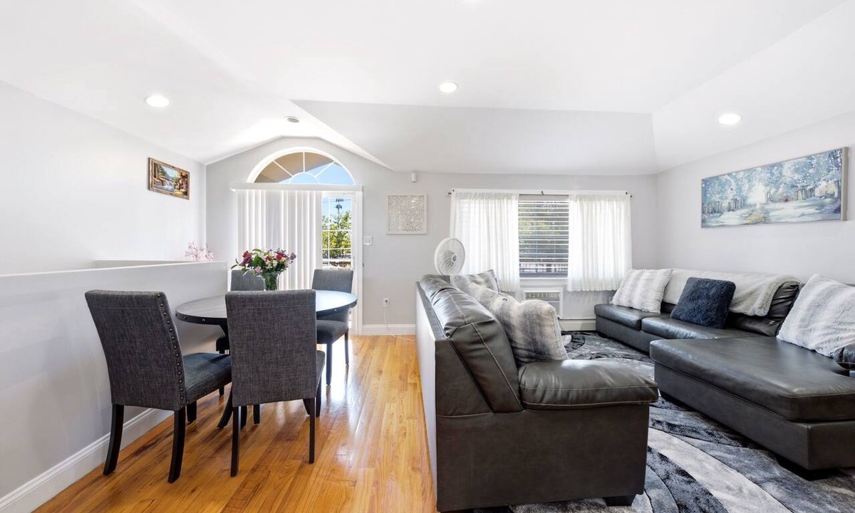 Rochdale Apartment | Beautiful and Comfortable 3-bedroom apartment in Springfield Gardens, Queens.