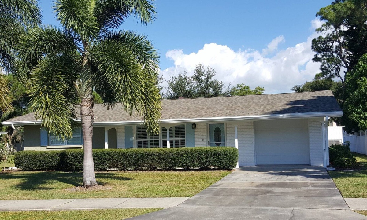 Sarasota House | Beautiful Beach House with Saltwater POOL - Moments from Siesta Key