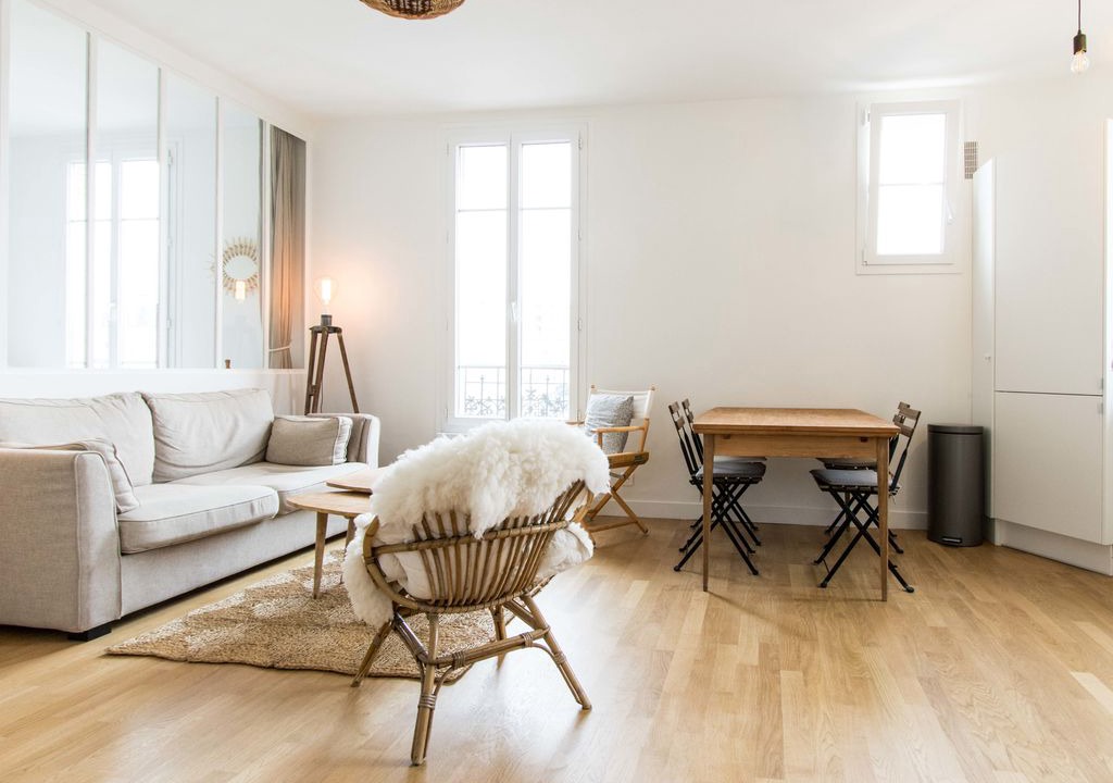 Les Puces de Saint-Ouen Apartment | Beautiful & bright apartment near Paris