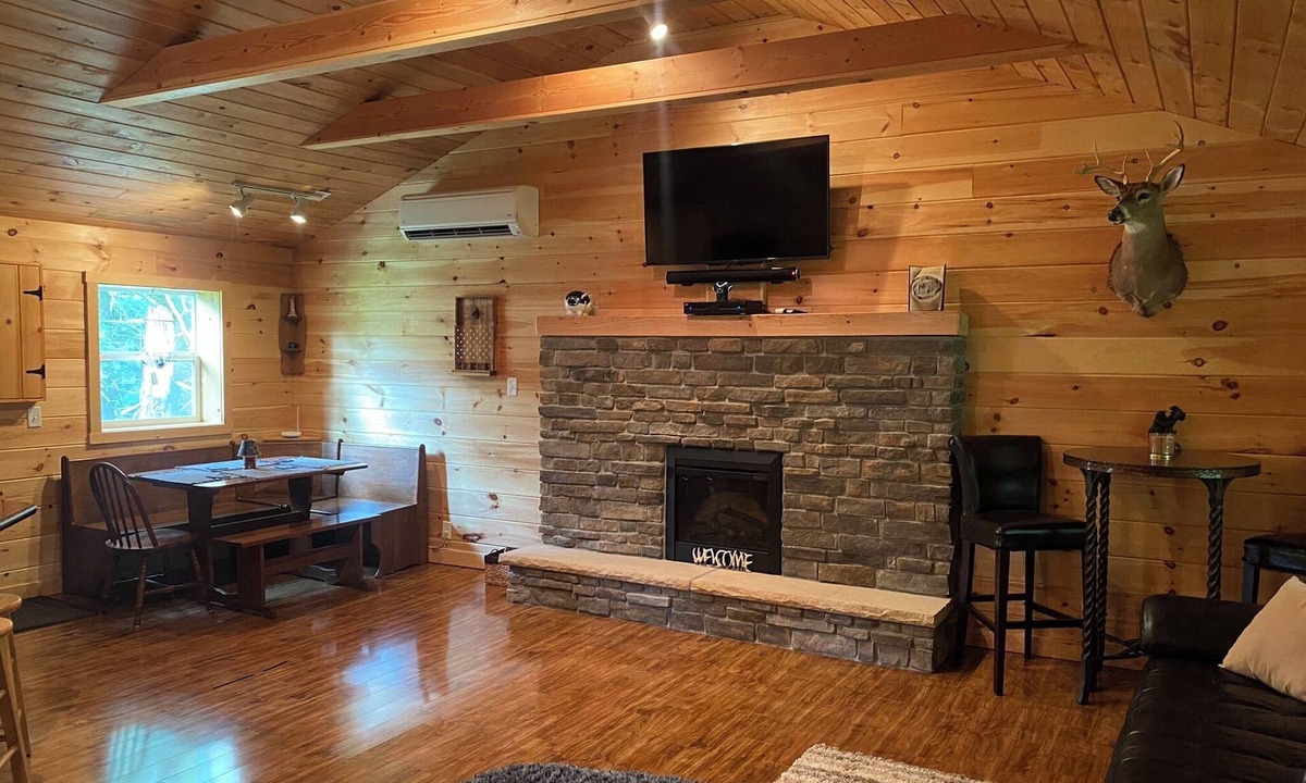 Centre Hall Cabin | Beautiful cabin 11 miles from Beaver Stadium. Enjoy an unplugged PSU weekend.