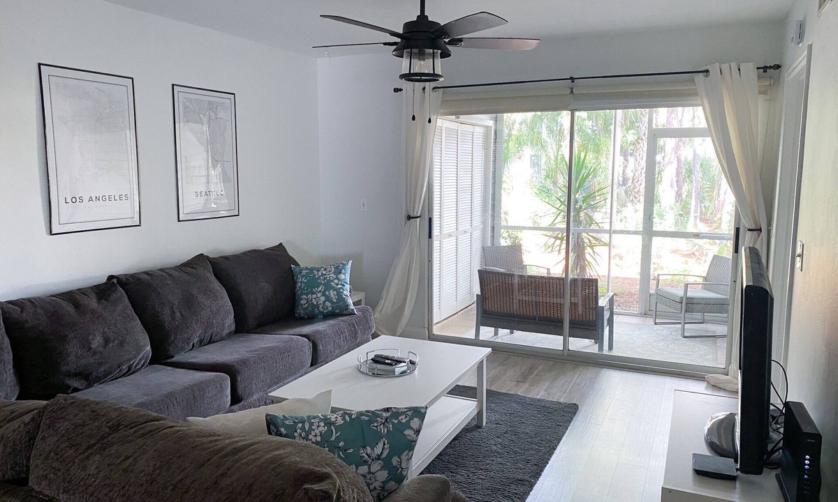 Kings Lake Condo | BEAUTIFUL East Naples, 2 Bedroom with Office in sought after KINGS LAKE!