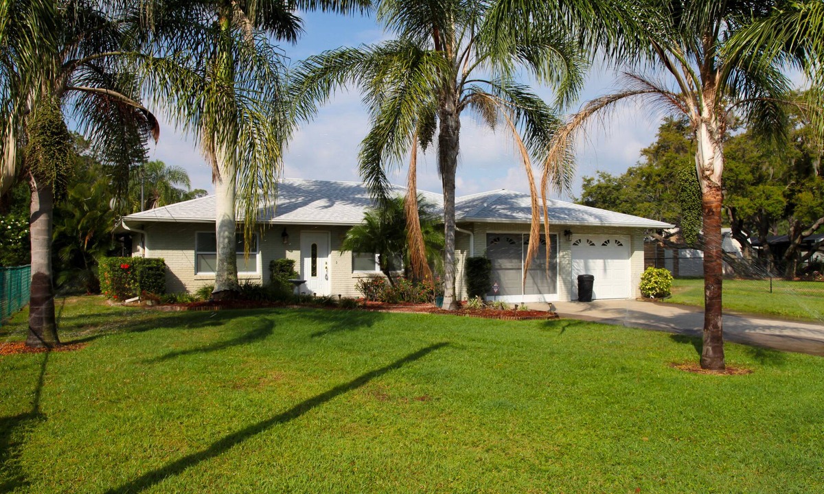 Sylvan Shores House | Beautiful Pool House In Lake Placid/Free WiFi/Pet Friendly/Pool