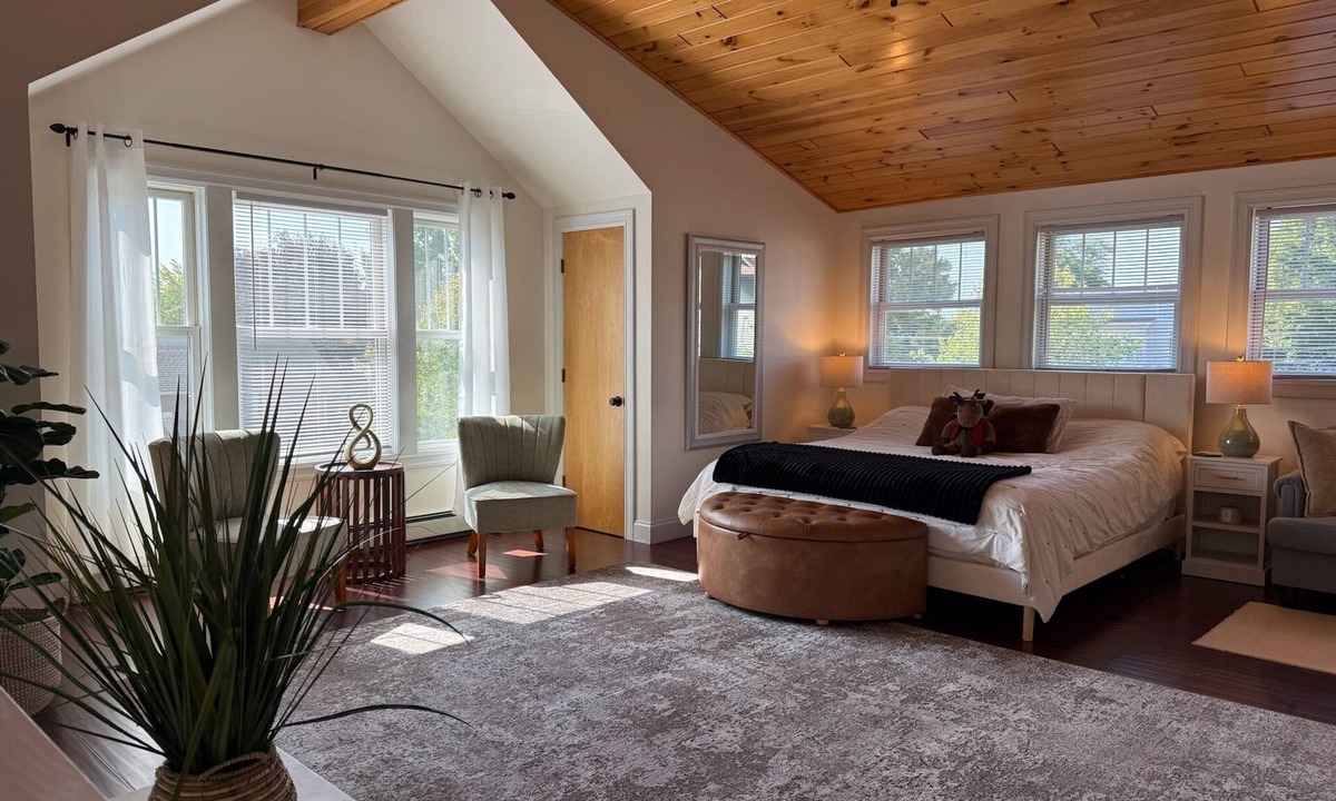 Clayton Apartment | Beautiful studio with AC in soothing Clayton location