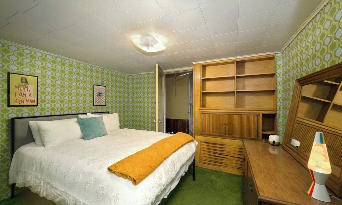 Perryopolis House | Bedroom 3, Retro Vibin' House, 30mi to Pittsburgh