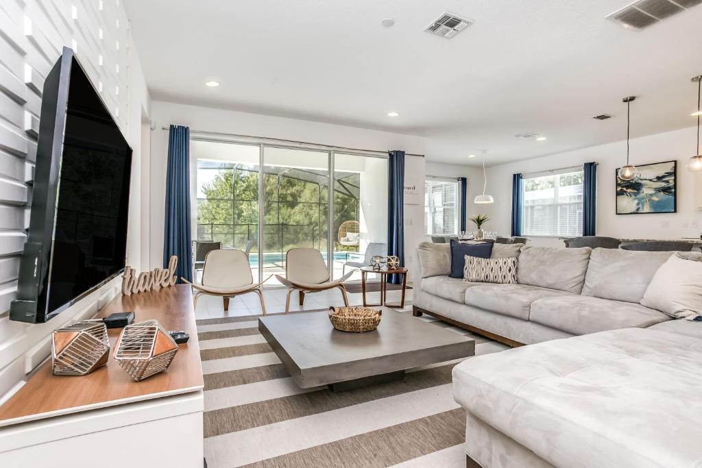 Kissimmee House | Bella Vida Resort 5 Bedroom Vacation Home with Pool 1870
