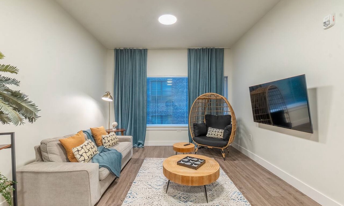 East Orange Apartment | Blue Breakaway with Free Parking & Sleeps 9!✨Book 7 days, Get 20% OFF!✨
