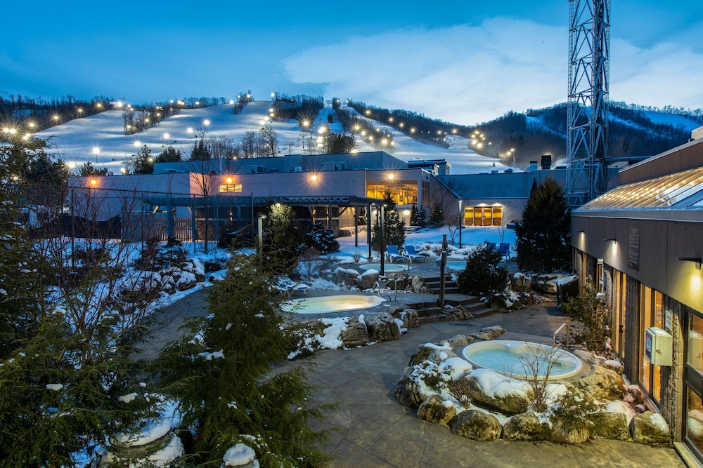The Blue Mountains Hotel | Blue Mountain Resort Inn