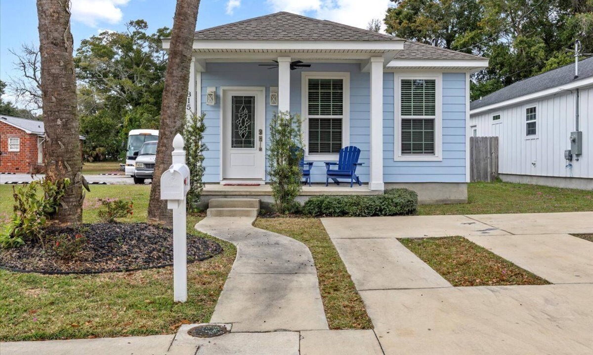 South Pensacola House | Bluey House + Downtown Pensacola + 20 Min to Beach