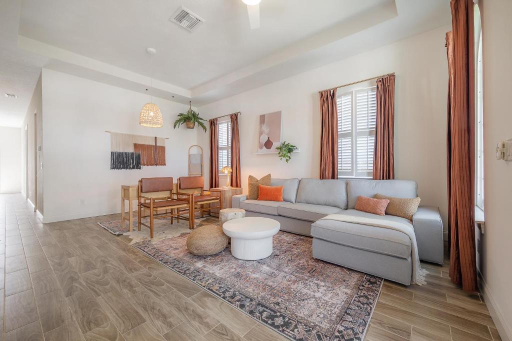 Town N County Park House | ✿ Boho-BBQ Grill-Fire pit-10 mins from Airport ✿
