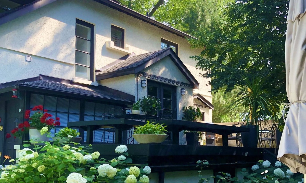 Mineola House | Boutique Character Home plus Apartment