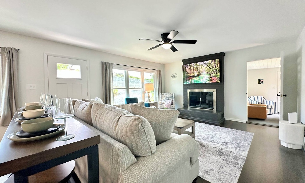 Harrisburg House | BRAND NEW! 10 Min To Hershey w/Firepit & Gameroom