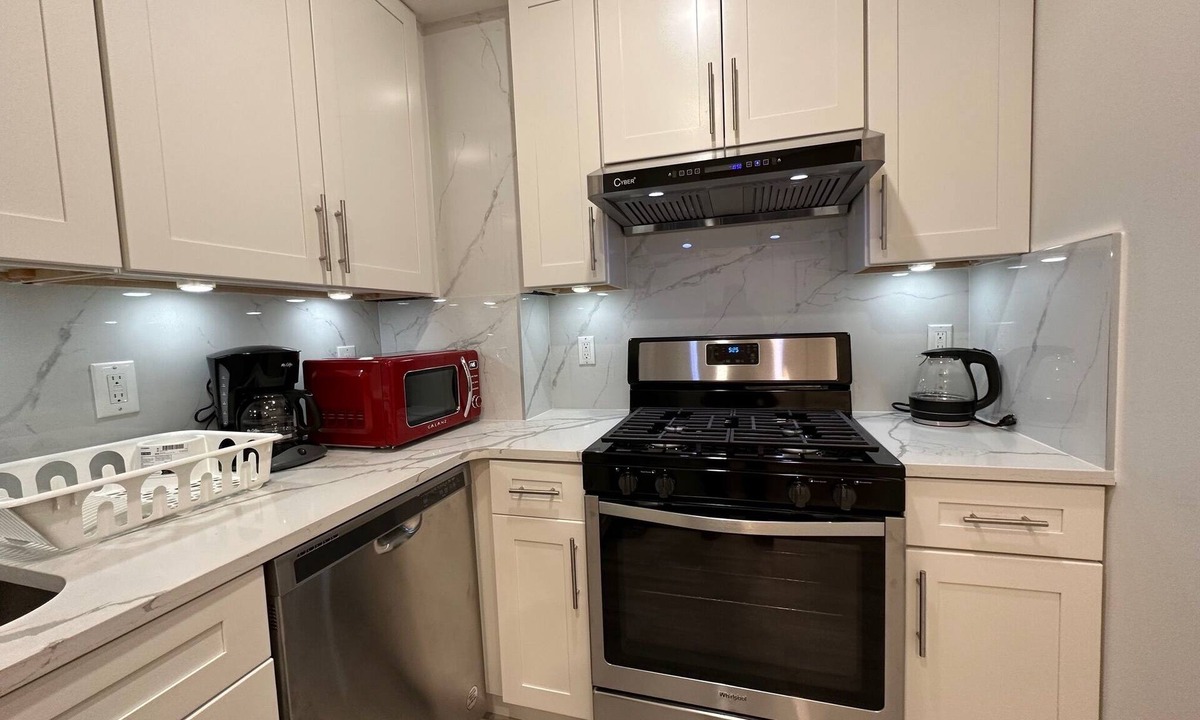 Flushing Chinatown Apartment | Brand New 1br - Linens Wi-Fi 2nd fl