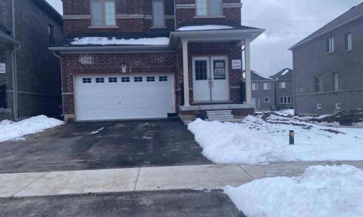 Dundalk House | Brand New Dundalk Family Home closer to Blue Mountain and Collingwood